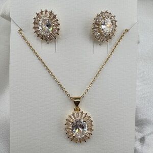 Elegant Gold Jewelry Set with Crystal Accents